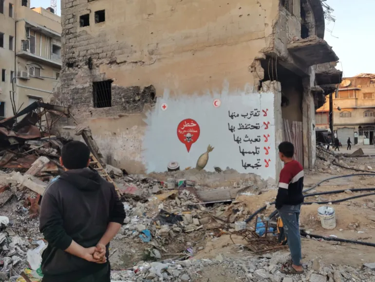 تحت ركام الحياة.. 71 ألف طن من المتفجرات "خطر صامت" يطارد سكان غزة في اليوم العالمي للألغام